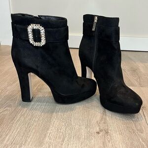 NWOT Jessica Simpson Black Suede Ankle Boots Rhinestone Buckle Women’s Size 6.5